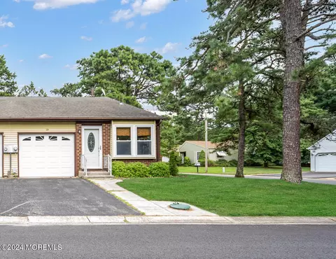 8 Medford Rd # B, Whiting, NJ 08759