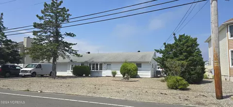 1126 Laurel Blvd, Lanoka Harbor, NJ 08734