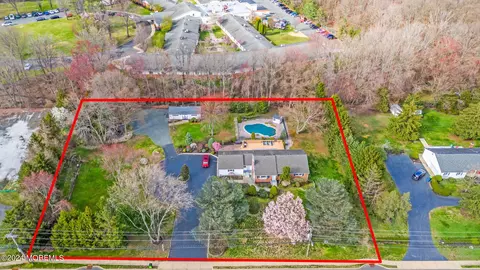 300 Middle Rd, Holmdel, NJ 07733