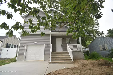 94-96 Woodland Dr, Cliffwood Beach, NJ 07735