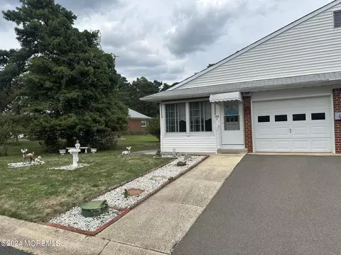 193 Laurel Dr # A, Whiting, NJ 08759