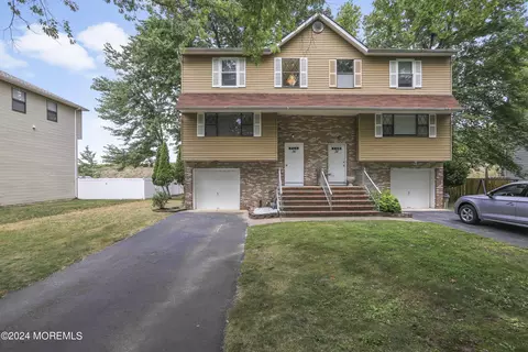 36 Dortmunder Dr, Manalapan, NJ 07726