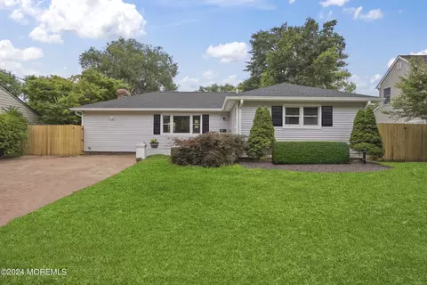 10 Bradley Ave, Oceanport, NJ 07757