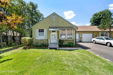 27 Stonybrook Rd # D, Manchester, NJ 08759