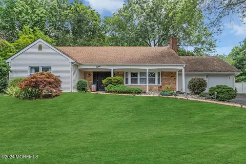 80 Warren Dr, Aberdeen, NJ 07747