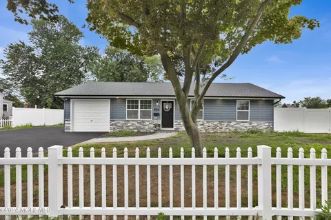 152 Wilson Ave, Port Monmouth, NJ 07758