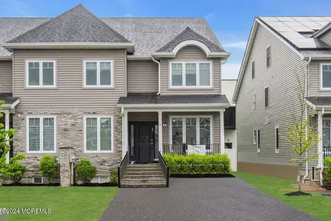 7 Sablow Dr, Lakewood, NJ 08701