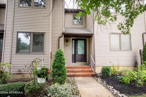 49 Malibu Ct #49, Old Bridge, NJ 08857