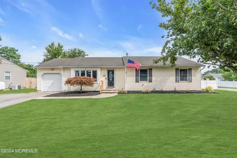 841 Madison Ave, Toms River, NJ 08757