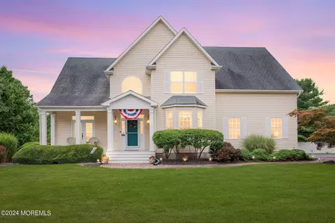 112 Windswept Ln, Freehold, NJ 07728