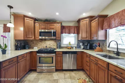 157 Concord Ave, Leonardo, NJ 07737 photo 21