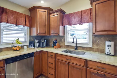 157 Concord Ave, Leonardo, NJ 07737 photo 20