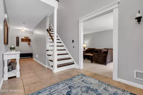 Entry Way - 24 Bittersweet Dr, Jackson, NJ 08527 photo 3 of 15