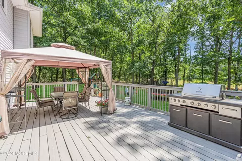 Exterior - 24 Bittersweet Dr, Jackson, NJ 08527 photo 13 of 24