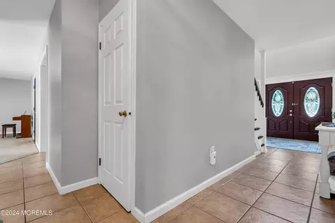 Entry Way - 24 Bittersweet Dr, Jackson, NJ 08527 photo 6 of 15
