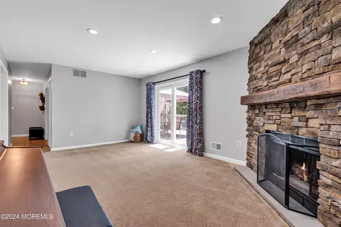 Living - 24 Bittersweet Dr, Jackson, NJ 08527 photo 3 of 3