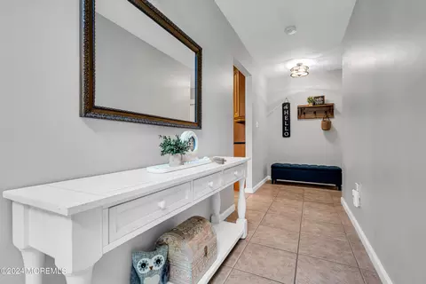Entry Way - 24 Bittersweet Dr, Jackson, NJ 08527 photo 5 of 15