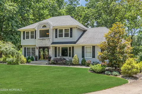 Exterior - 24 Bittersweet Dr, Jackson, NJ 08527 photo 9 of 24