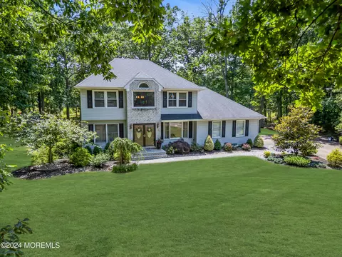 24 Bittersweet Dr, Jackson, NJ 08527
