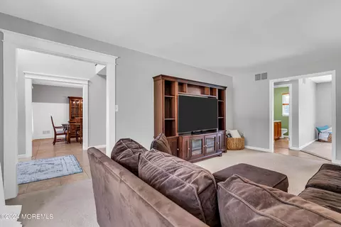 Living - 24 Bittersweet Dr, Jackson, NJ 08527 photo 1 of 3
