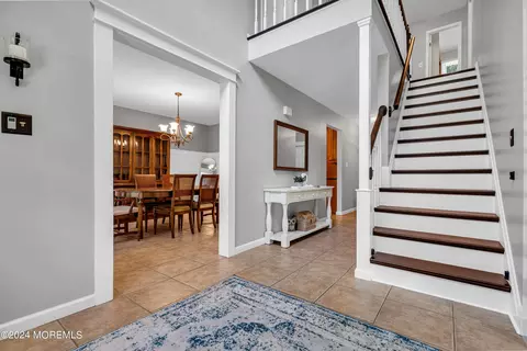 Entry Way - 24 Bittersweet Dr, Jackson, NJ 08527 photo 4 of 15