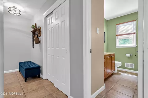 Entry Way - 24 Bittersweet Dr, Jackson, NJ 08527 photo 8 of 15