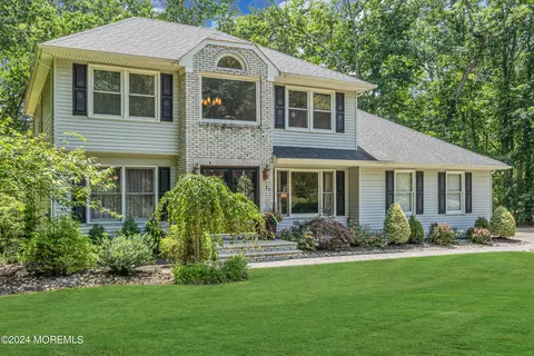 Exterior - 24 Bittersweet Dr, Jackson, NJ 08527 photo 4 of 24