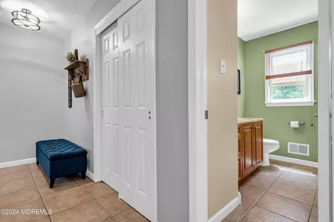 Entry Way - 24 Bittersweet Dr, Jackson, NJ 08527 photo 9 of 15