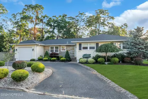 2020 Oakhurst Pkwy, Oakhurst, NJ 07755