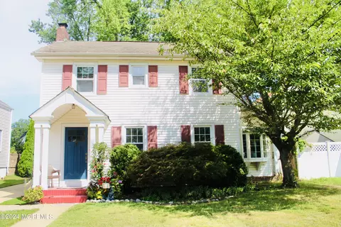 54 Foster St, Red Bank, NJ 07701
