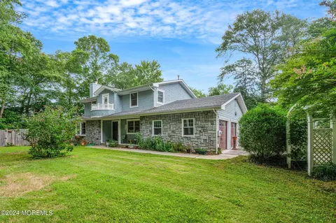 726 Pennsylvania Ave, Manahawkin, NJ 08050
