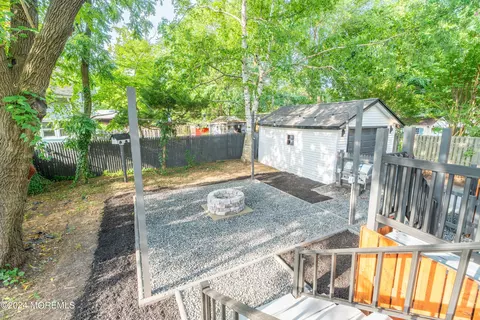Exterior - 21 Tiensch Ave, Leonardo, NJ 07737 photo 9 of 10
