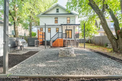 Exterior - 21 Tiensch Ave, Leonardo, NJ 07737 photo 5 of 10