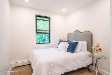 Bedroom - 21 Tiensch Ave, Leonardo, NJ 07737 photo 4 of 6