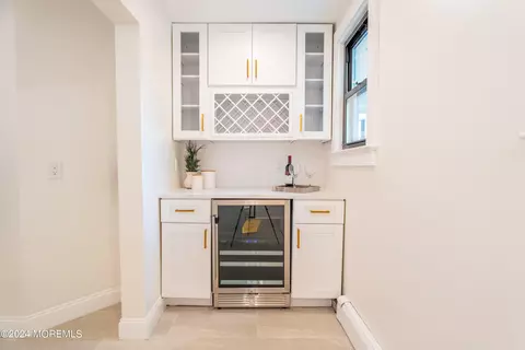 Entry Way - 21 Tiensch Ave, Leonardo, NJ 07737 photo 1 of 6