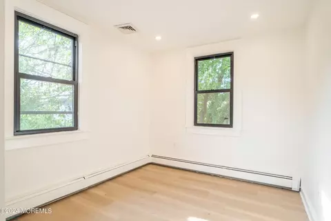 Bedroom - 21 Tiensch Ave, Leonardo, NJ 07737 photo 5 of 6