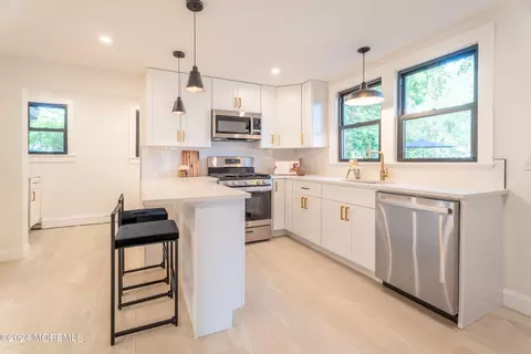 Kitchen - 21 Tiensch Ave, Leonardo, NJ 07737 photo 2 of 3