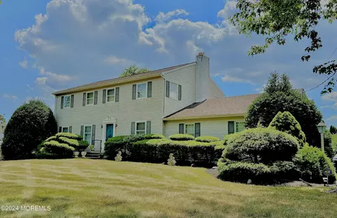 698 Colts Neck Rd, Freehold, NJ 07728