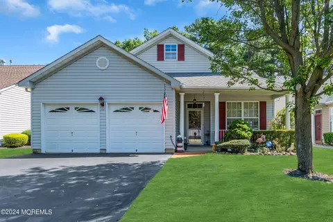 11 Marigold Ln, Brick, NJ 08724