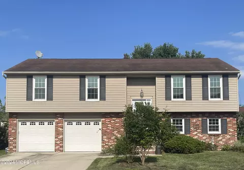 68 Bayside Ave, Barnegat, NJ 08005