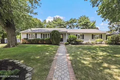 9 Abis Pl, West Long Branch, NJ 07764