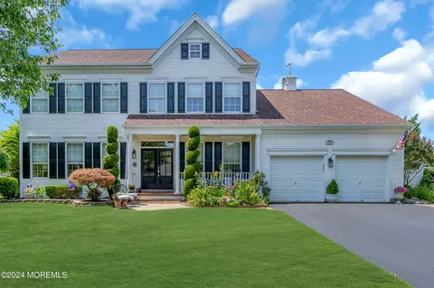 96 Evesboro Ln, Freehold, NJ 07728