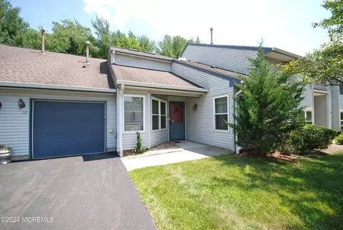 12 Aspen Ave, Englishtown, NJ 07726