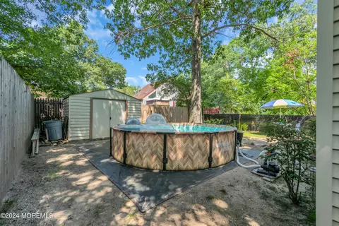 Exterior - 910 Windsor St, Forked River, NJ 08731 photo 14 of 14