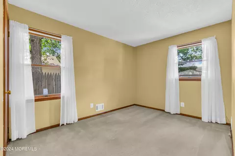Bedroom - 910 Windsor St, Forked River, NJ 08731 photo 3 of 4
