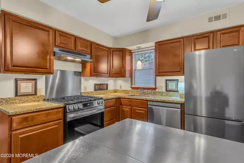 Kitchen - 910 Windsor St, Forked River, NJ 08731 photo 6 of 6
