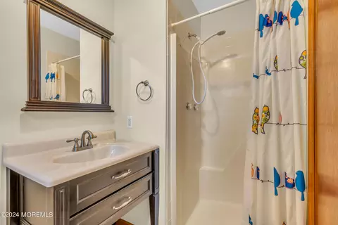 Bath - 910 Windsor St, Forked River, NJ 08731 photo 3 of 3