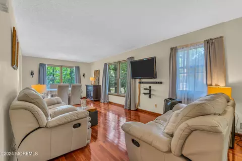 Living - 910 Windsor St, Forked River, NJ 08731 photo 3 of 3