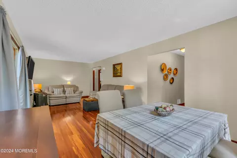 Dining - 910 Windsor St, Forked River, NJ 08731 photo 2 of 2