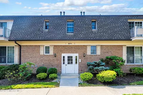 271 Collignon Way #4B, River Vale, NJ 07675